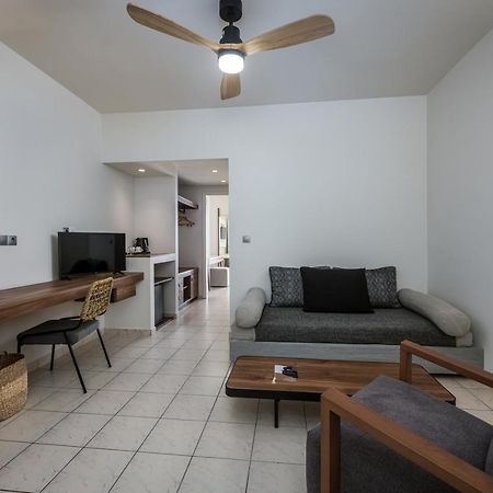 More Meni Residence & Suites คอสทาวน์ ภายนอก รูปภาพ