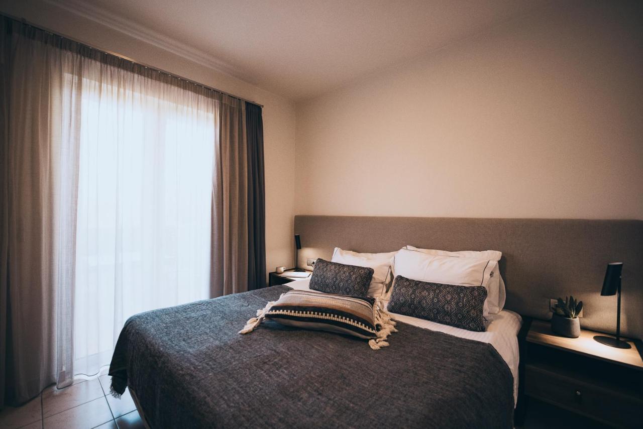 More Meni Residence & Suites คอสทาวน์ ภายนอก รูปภาพ