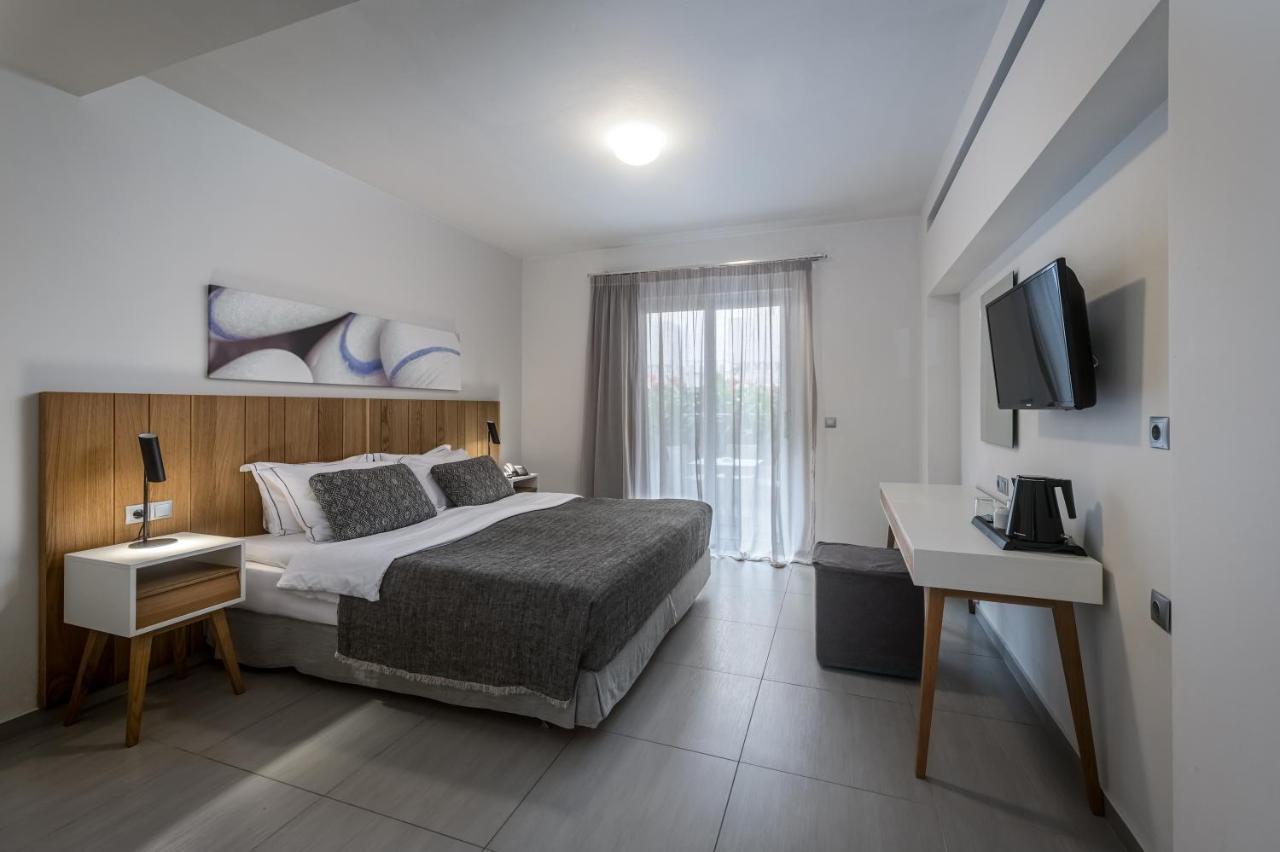 More Meni Residence & Suites คอสทาวน์ ภายนอก รูปภาพ